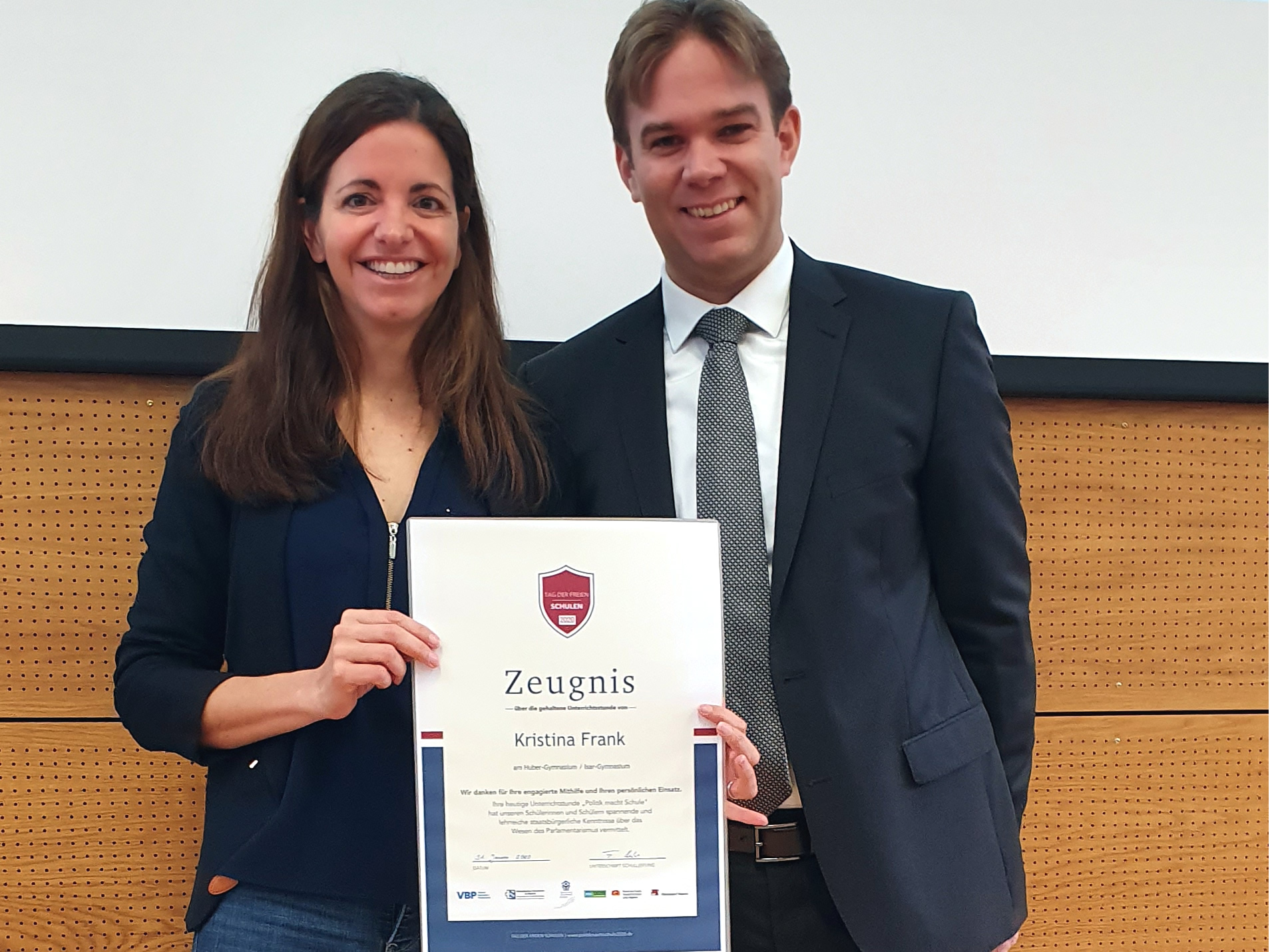 Kristina Frank besucht die Schüler des Isar-Gymnasiums und Huber-Gymnasiums