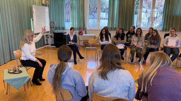 Gabriele Neff zu Besuch bei der Fachakademie für Sozialpädagogik der A. Schulschwestern