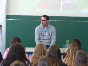 Neunt- und Zehntklässler/ -innen der Maria-Ward-Realschule Günzburg