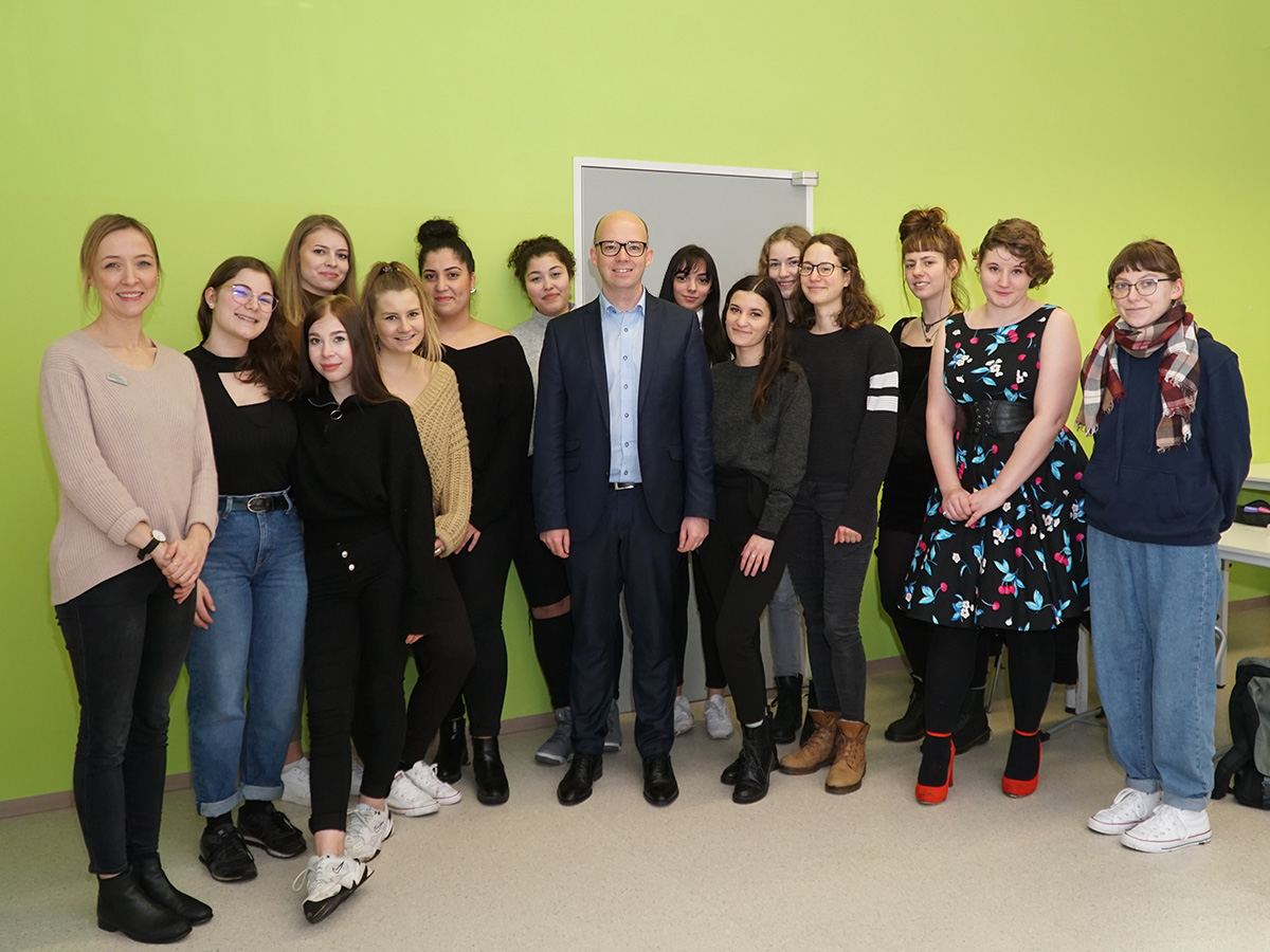 Thorsten Brehm mit der Ergotherapie Klasse 19A der Döpfer Schule Nürnberg